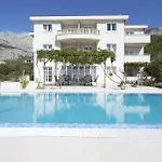 Athina * Tučepi